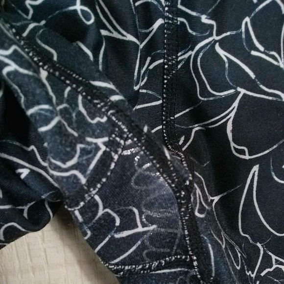 Fabletics Power Hold Print Logo Leggings Plus - Picture 5 of 6